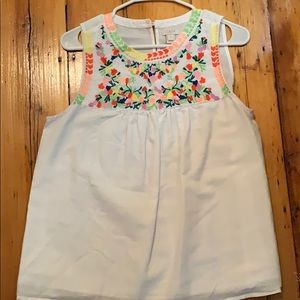 Women’s embroidered sleeveless linen top